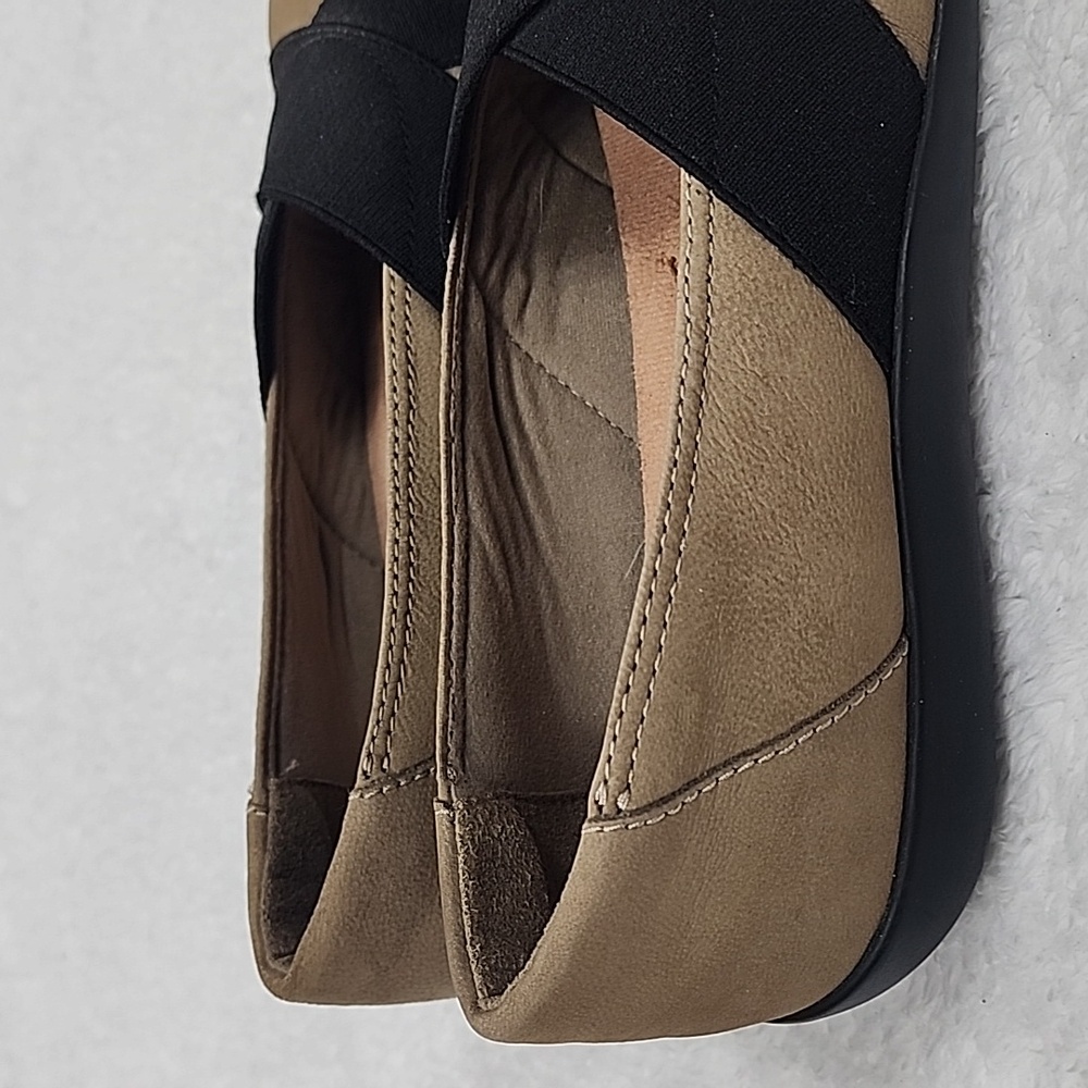 Clarks Medora Suede Jem Cross Strap Tan And Black Slip On Loafer - Picture 5 of 12